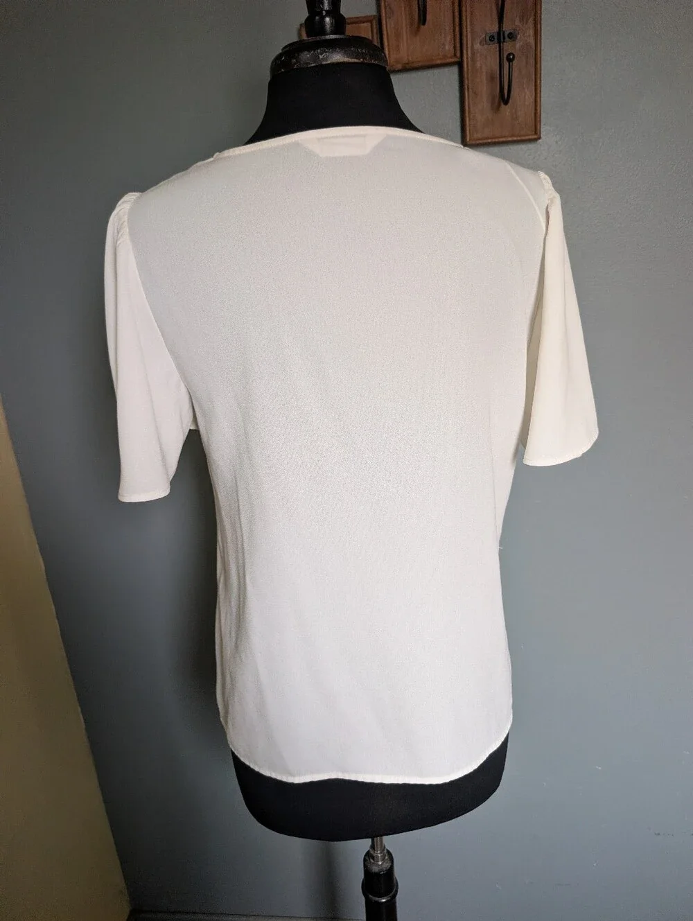 Lauren Conrad Flutter Sleeve Cream Tie-Neck Blouse - Picture 7 of 12